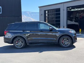 2025 Ford Explorer photo 4