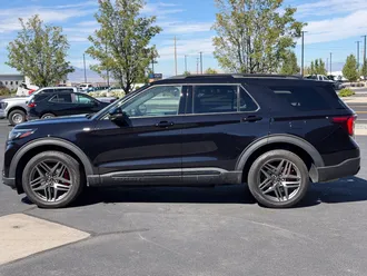 2025 Ford Explorer photo 6
