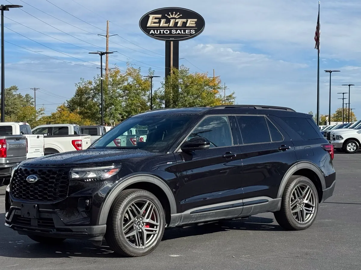2025 Ford Explorer ST-Line