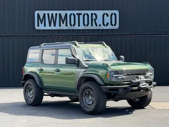 2022 Ford Bronco photo 2