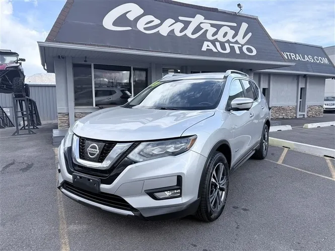 2017 NISSAN ROGUE