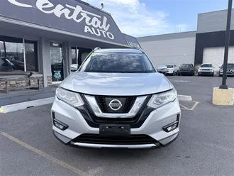 2017 NISSAN ROGUE photo 2