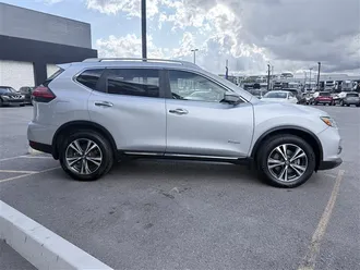 2017 NISSAN ROGUE photo 4