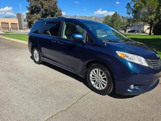 2012 Toyota Sienna photo 6