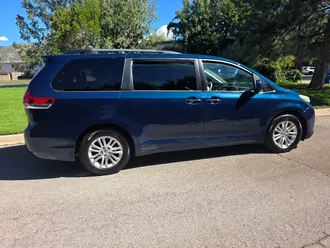 2012 Toyota Sienna photo 7