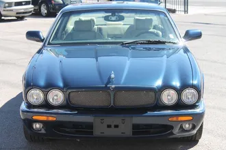 2000 Jaguar XJR photo 2