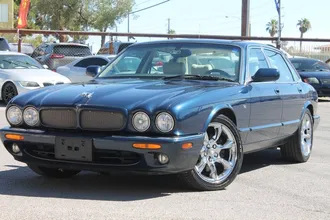 2000 Jaguar XJR photo 3