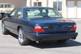 2000 Jaguar XJR photo 5