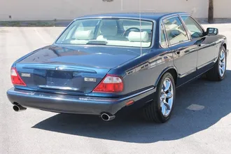 2000 Jaguar XJR photo 7