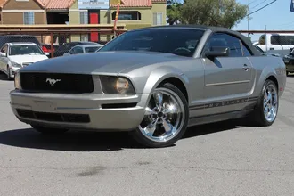 2008 Ford Mustang photo 5