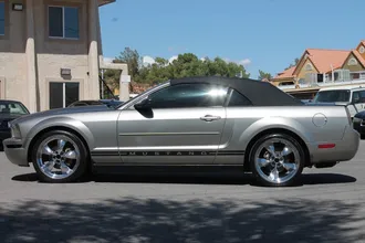 2008 Ford Mustang photo 7