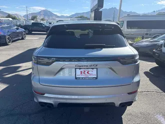2021 Porsche Cayenne photo 6