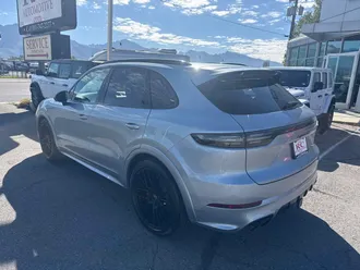 2021 Porsche Cayenne photo 7