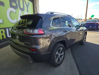 2019 Jeep Cherokee photo 4
