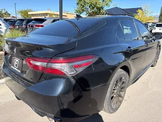 2019 Toyota Camry photo 2
