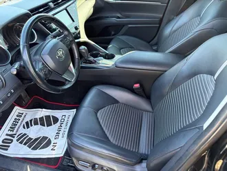 2019 Toyota Camry photo 3