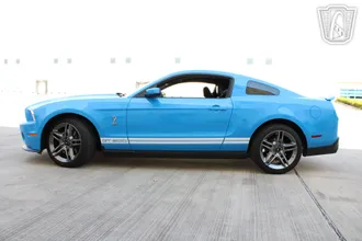2010 Ford Mustang photo 2