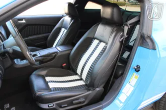 2010 Ford Mustang photo 7