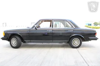 1983 Mercedes-Benz 300D photo 2