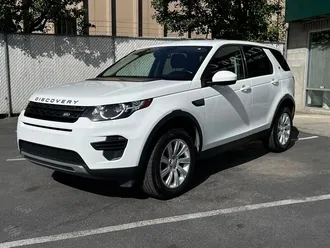 2018 Land Rover Discovery Sport SE photo 3