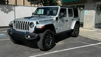 2023 Jeep Wrangler Rubicon 4xe photo 3