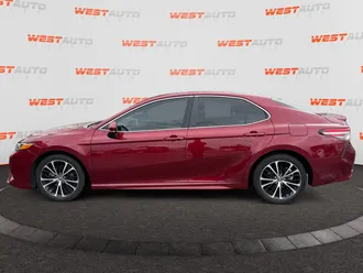 2018 Toyota Camry photo 2