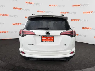 2018 Toyota RAV4 photo 4