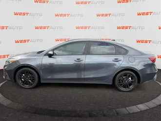 2024 Kia Forte photo 2