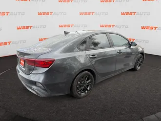 2024 Kia Forte photo 5