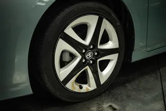 2017 TOYOTA PRIUS photo 3