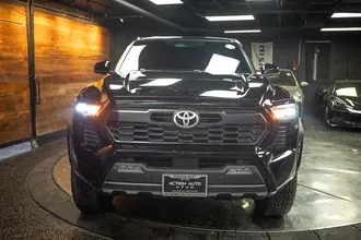 2024 TOYOTA TACOMA photo 4