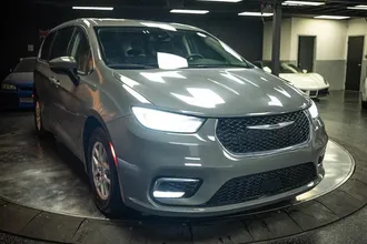 2023 CHRYSLER PACIFICA photo 5