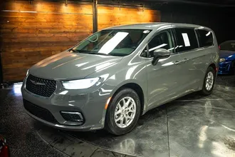 2023 CHRYSLER PACIFICA photo 2
