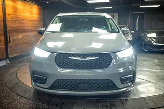 2023 CHRYSLER PACIFICA photo 4