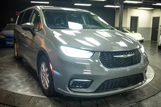 2023 CHRYSLER PACIFICA photo 5