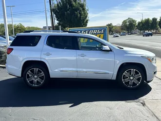 2019 GMC Acadia photo 3