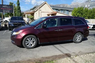 2015 Honda Odyssey photo 2