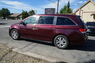 2015 Honda Odyssey photo 4