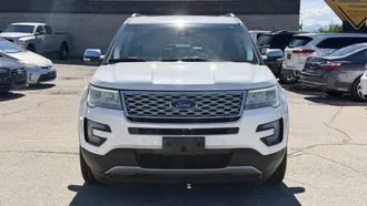 2016 Ford Explorer photo 2