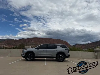 2027 Chevrolet Traverse photo 4