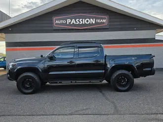 2019 Toyota Tacoma Double Cab photo 2