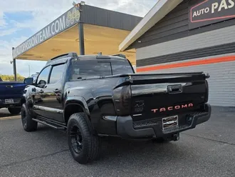 2019 Toyota Tacoma Double Cab photo 3
