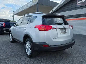 2015 Toyota RAV4 photo 3