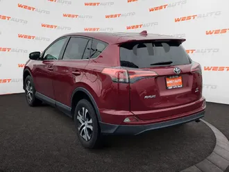 2018 Toyota RAV4 photo 3