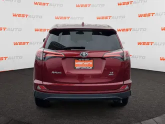 2018 Toyota RAV4 photo 4