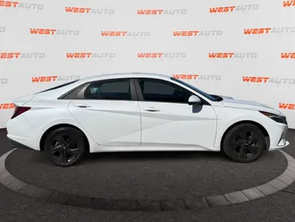 2022 Hyundai Elantra photo 6