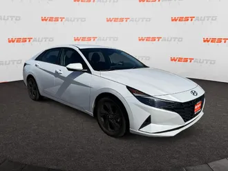 2022 Hyundai Elantra photo 7