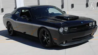 2010 Dodge Challenger photo 5