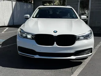 2019 BMW 7 Series 740i xDrive photo 2