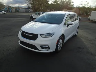 2023 Chrysler Pacifica photo 4